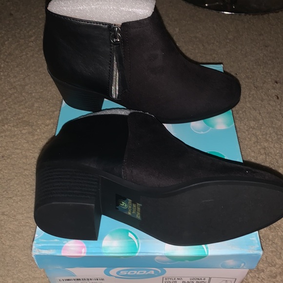 Soda Black two toned suede and leather ankle zip up boots - Picture 4 of 7